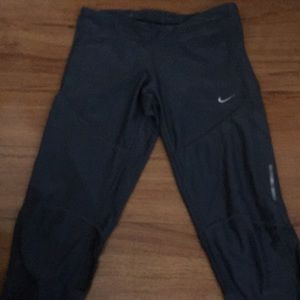 Nike dri fit cropped leggings